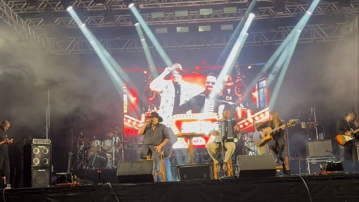 Palco com fumaça e luz